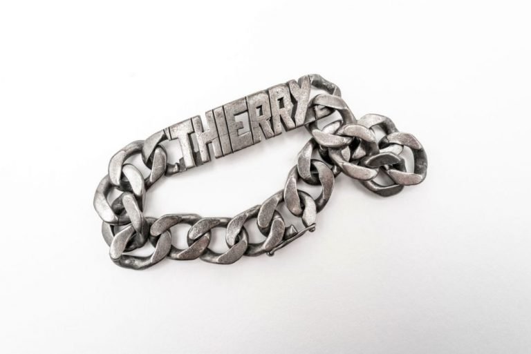 Comment Faire Pour Nettoyer Un Bracelet Noirci