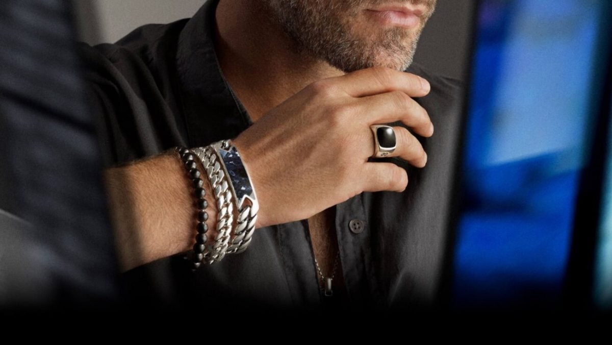 Bracelets Homme acier : Comment bien les porter ? - Bracelets Tendances