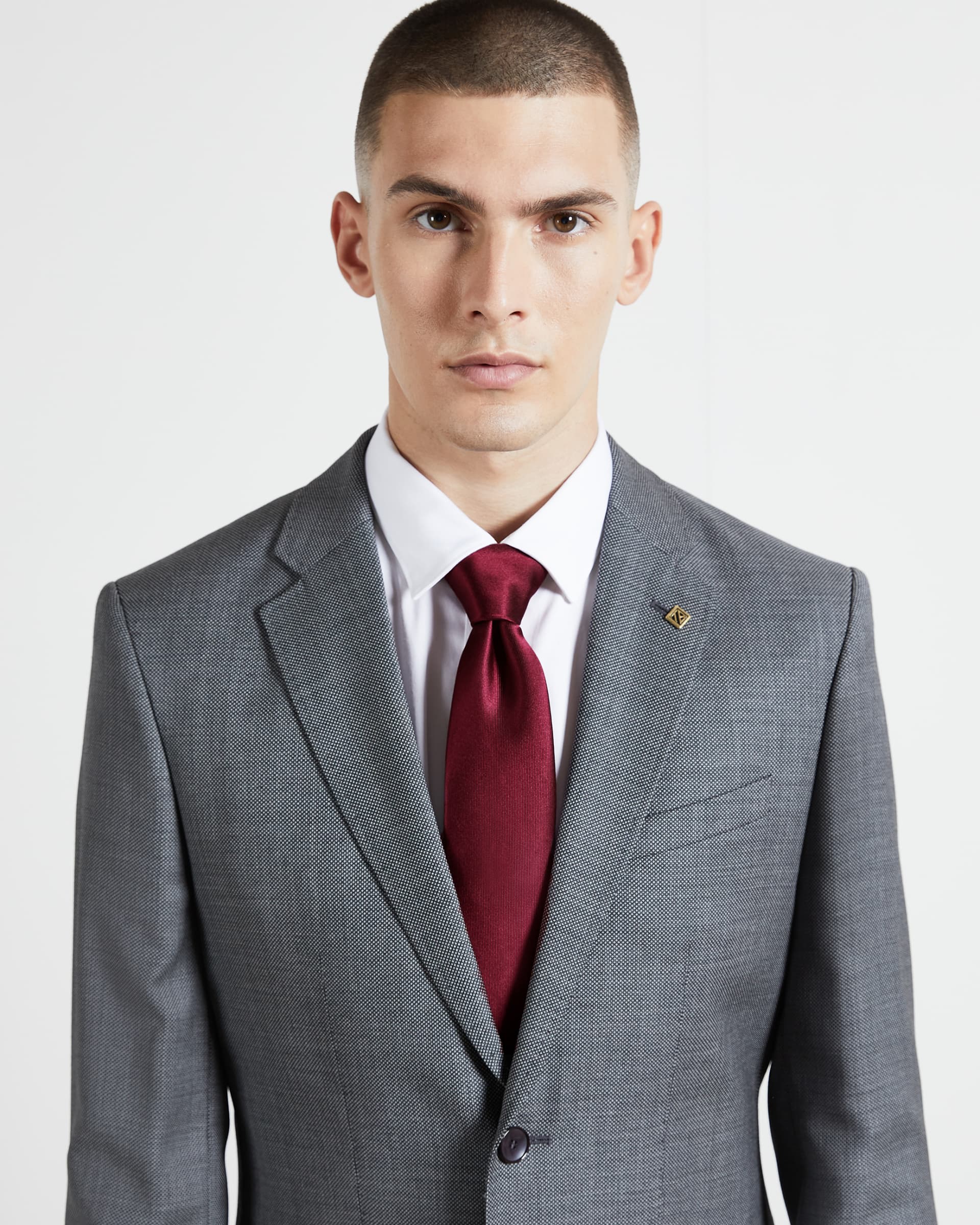 La cravate en soie pour homme : un accessoire indéniablement classe ! 1 cravate rouge homme blula