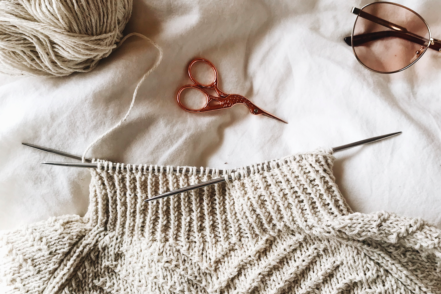 Tendance DIY : 4 raisons de se mettre au tricot cette année.