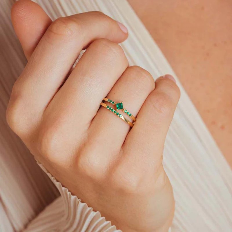 Découverte des bijoux Mayuri, la joaillerie au luxe délicat 1 Alliance et bague de fiançailles Mayuri