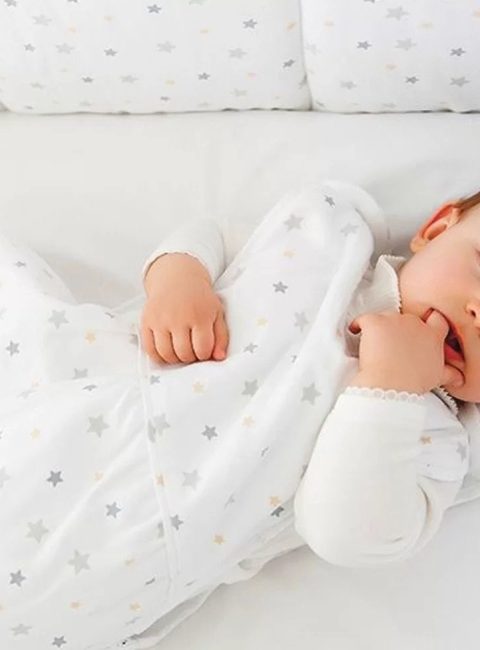 A partir de quel age faut il arreter de faire dormir un bebe dans une gigoteuse