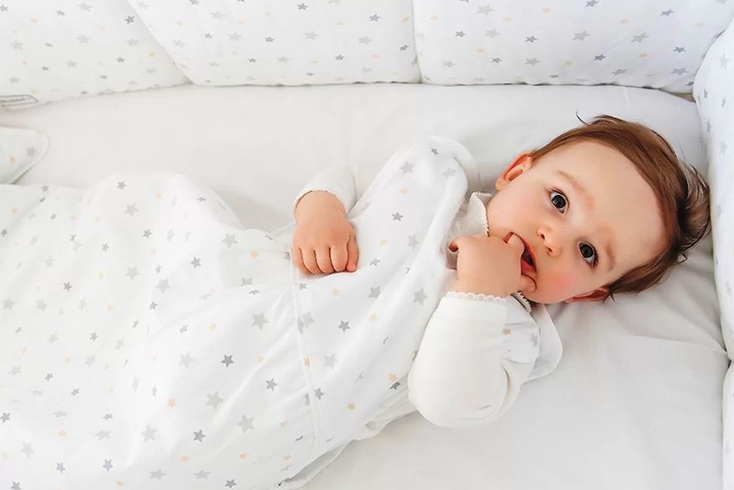 À partir de quel âge faut-il arrêter de faire dormir un bébé dans une gigoteuse ? 1 A partir de quel age faut il arreter de faire dormir un bebe dans une gigoteuse