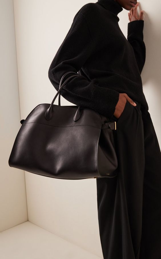 Pourquoi tout le monde s'arrache le sac Margaux The Row ? 1 Tendance sac Margaux The Row