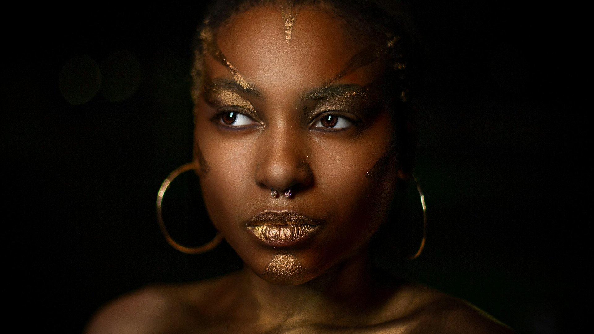 Boucles d'oreilles : les tendances à adopter en cette fin d'année 2024 1 Boucles doreilles pour femmes les tendances a adopter en cette fin dannee 2024 Modalova