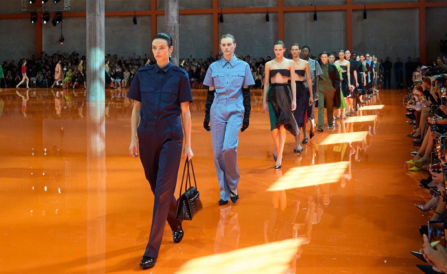 prada llgance libre de la culture contemporaine modalova