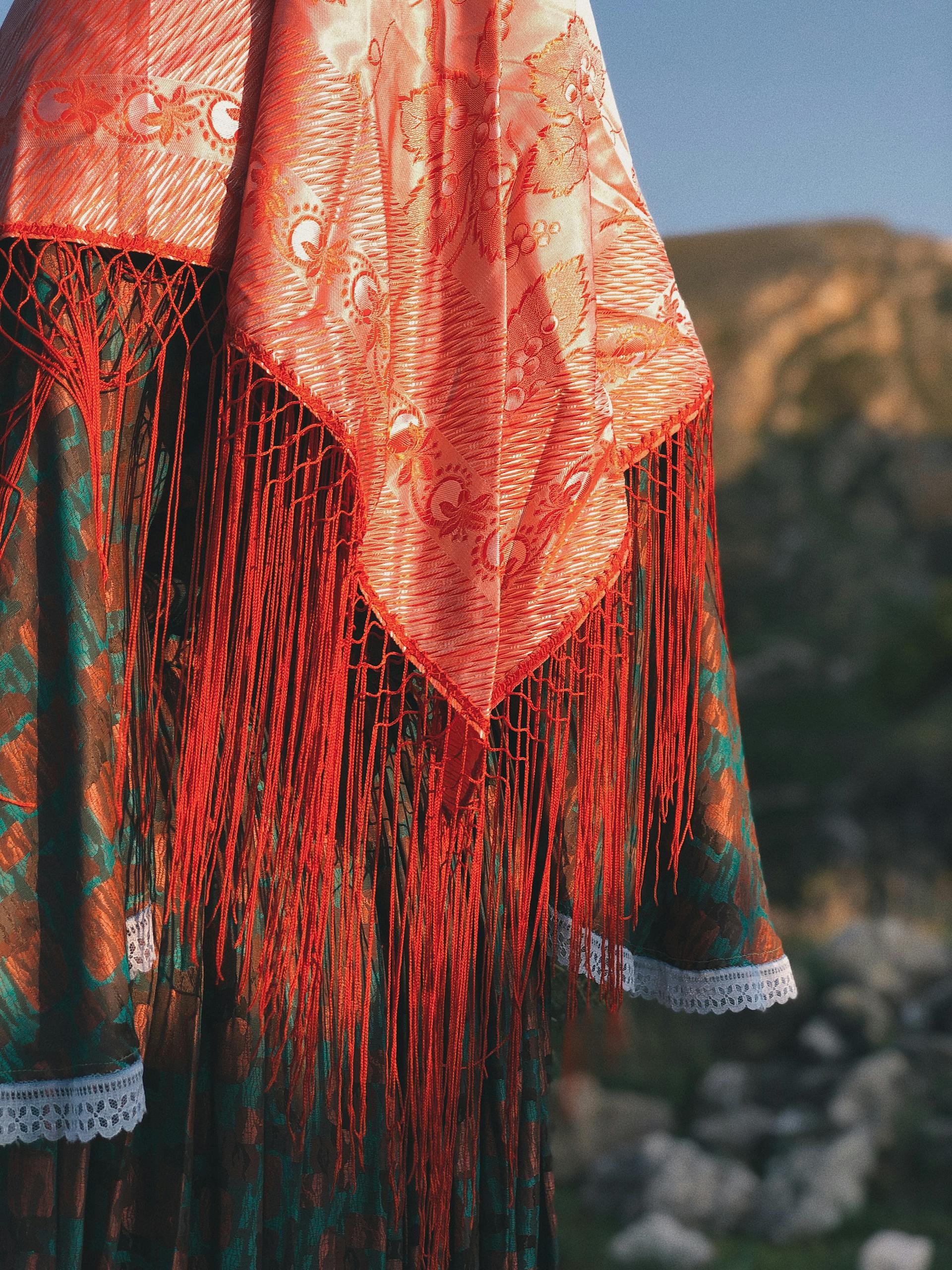 Tendance des franges mode printemps 2026 Modalova