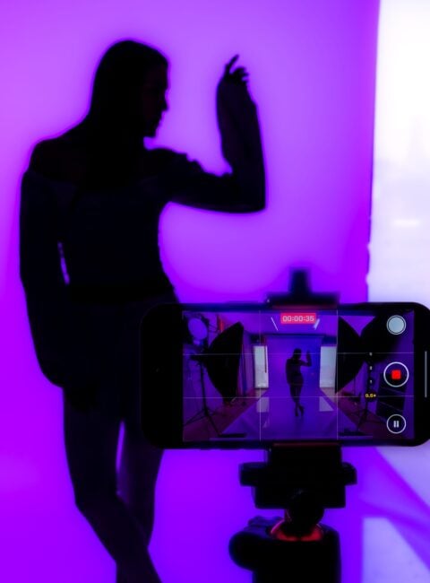Maitriser les codes de la photographie mode avec un smartphone Modalova scaled
